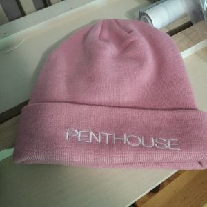 🌺 New MTTM beanie🌺